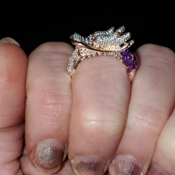 Rose gold colored, amethyst dragon ring. - Picture 4 of 4